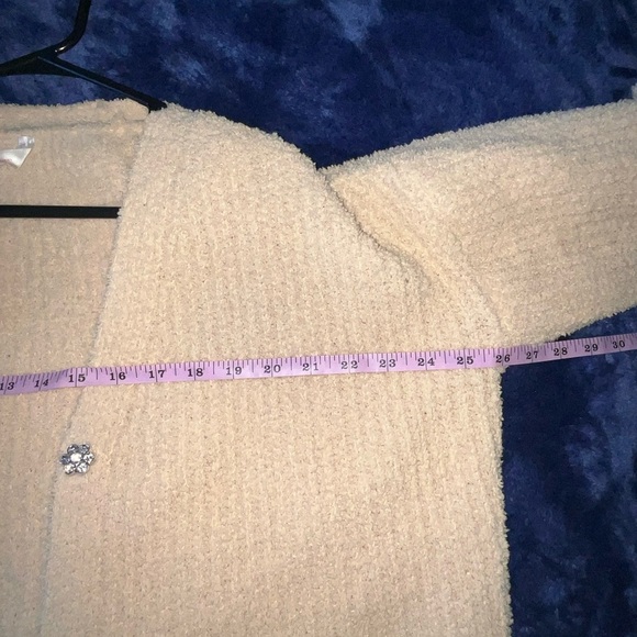 No‎ Boundaries Fuzzy Cropped Cardigan - Picture 6 of 8